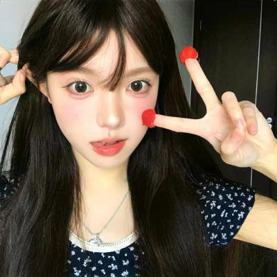 罗娜，阿齐姆的母亲